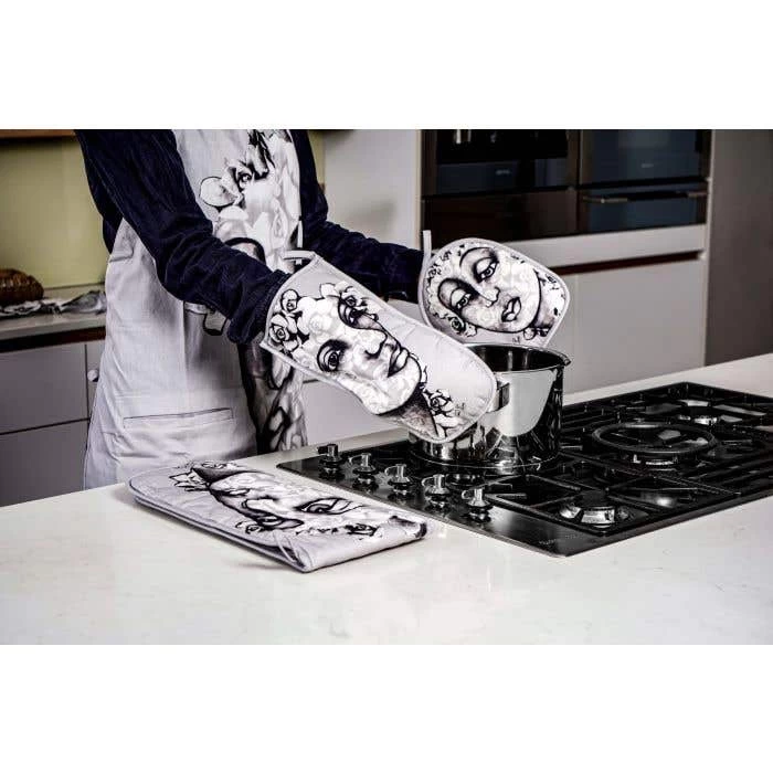 Carrol Boyes Oven Glove Succulent Faces UOG-SFC-PE-BL 5 Carrol Boyes Oven Glove Succulent Faces UOG-SFC-PE-BL - Image 3